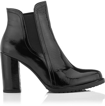 Heeled Chelsea Boots Mia Wrinkled patent leather Black